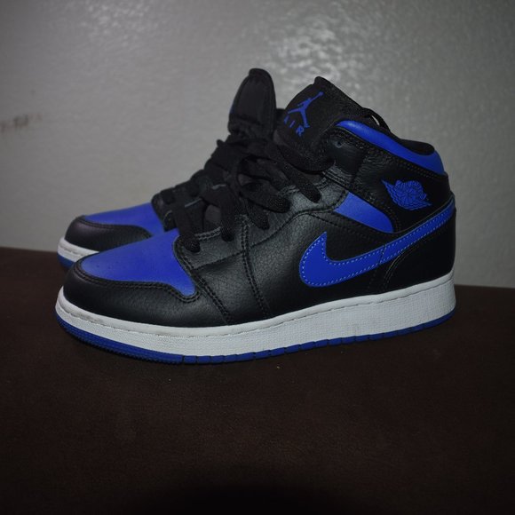 Nike Air Jordan 1 Size 5 Kids shoes in like new condition Clean Pet Smoke-free h - Picture 2 of 8